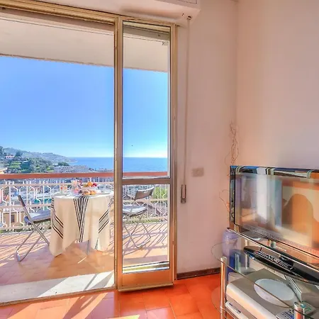 Magenta Few Min From Sea *